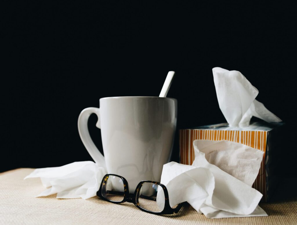 Os anti-histamínicos são essenciais no controle de alergias e inflamações. Conheça seus tipos, indicações, contraindicações e possíveis efeitos colaterais.