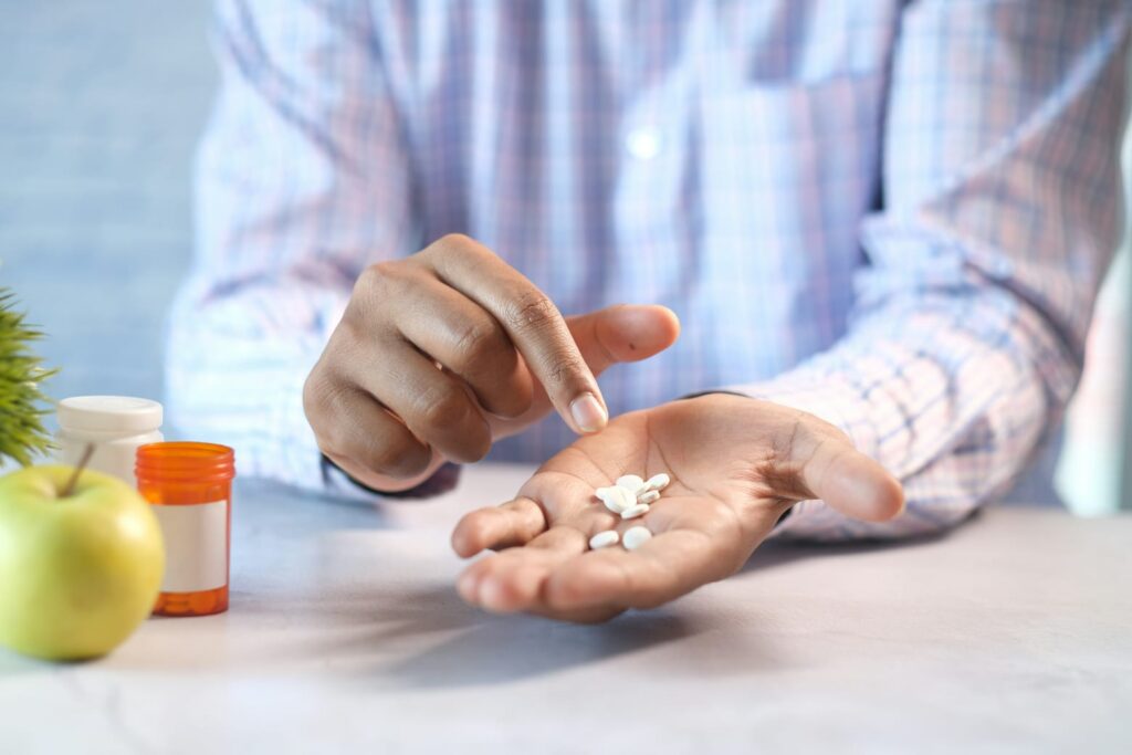Você sabe como os Antidepressivos atuam no cérebro? Entenda suas funções, classes e efeitos colaterais para um uso mais seguro e eficaz!