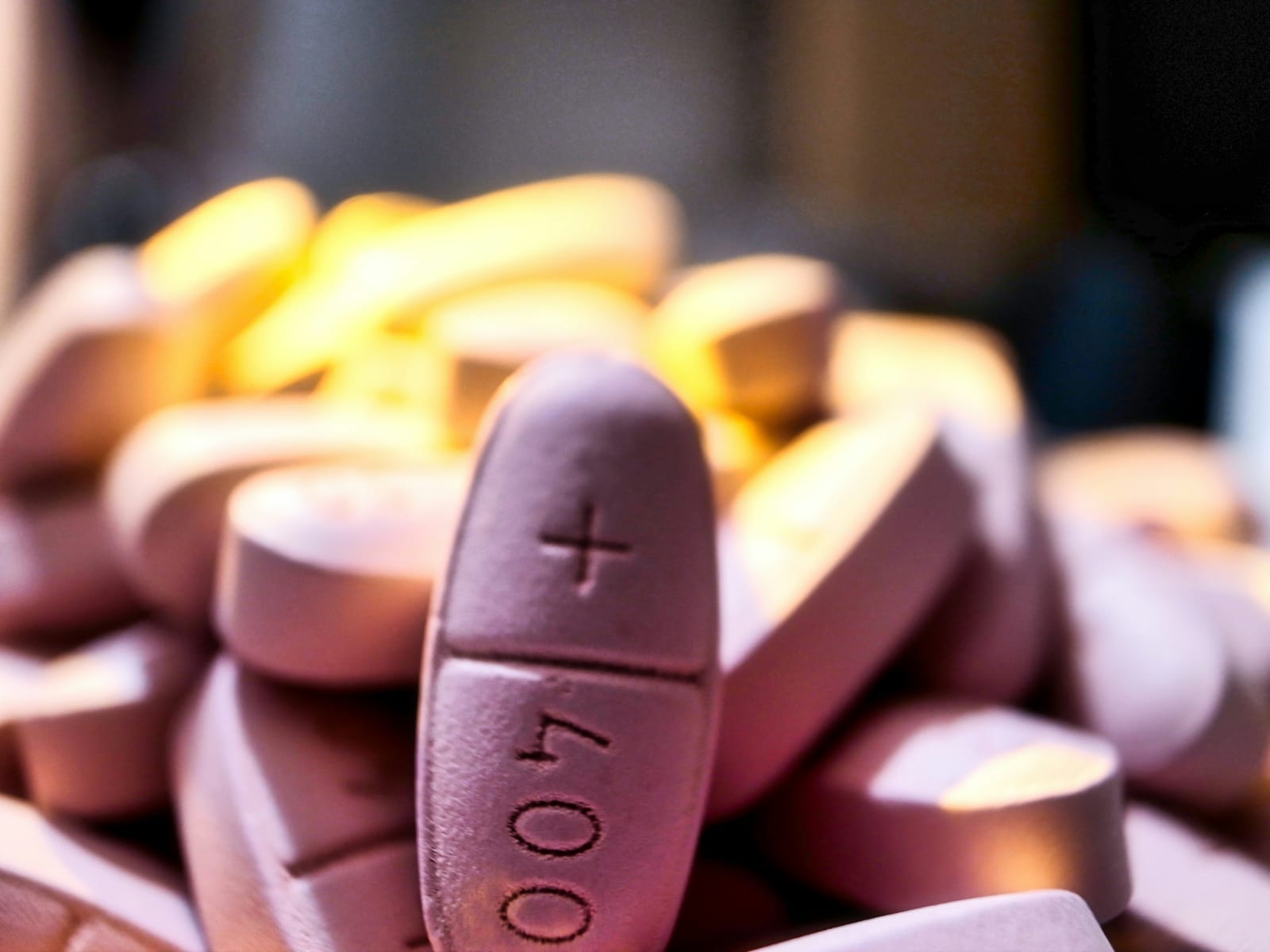 Os antidiabéticos são essenciais para o controle do diabetes, ajudando a regular a glicemia de diferentes formas. Conheça as classes, usos e precauções.