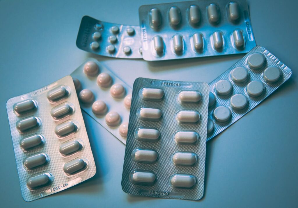 Os antifúngicos são essenciais no combate a infecções fúngicas, desde micoses comuns até doenças graves. Conheça os tipos, indicações e precauções.